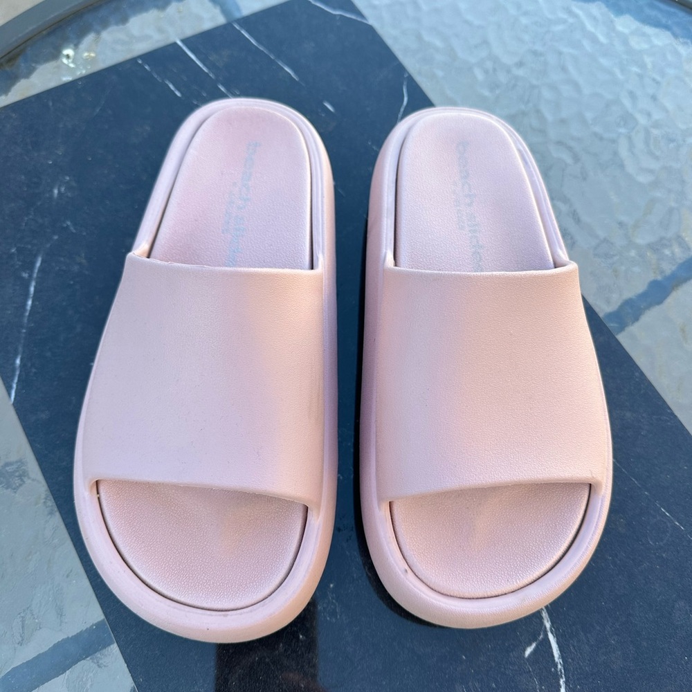 Beach Slides Squish Sandal Light Pink Eva Size 9 - image 1